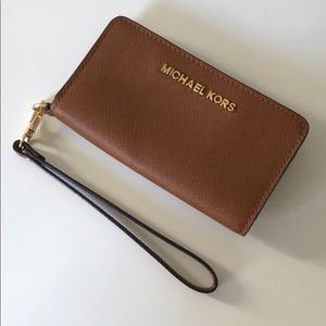 ❌SOLD❌ Michael Kors Wristlet